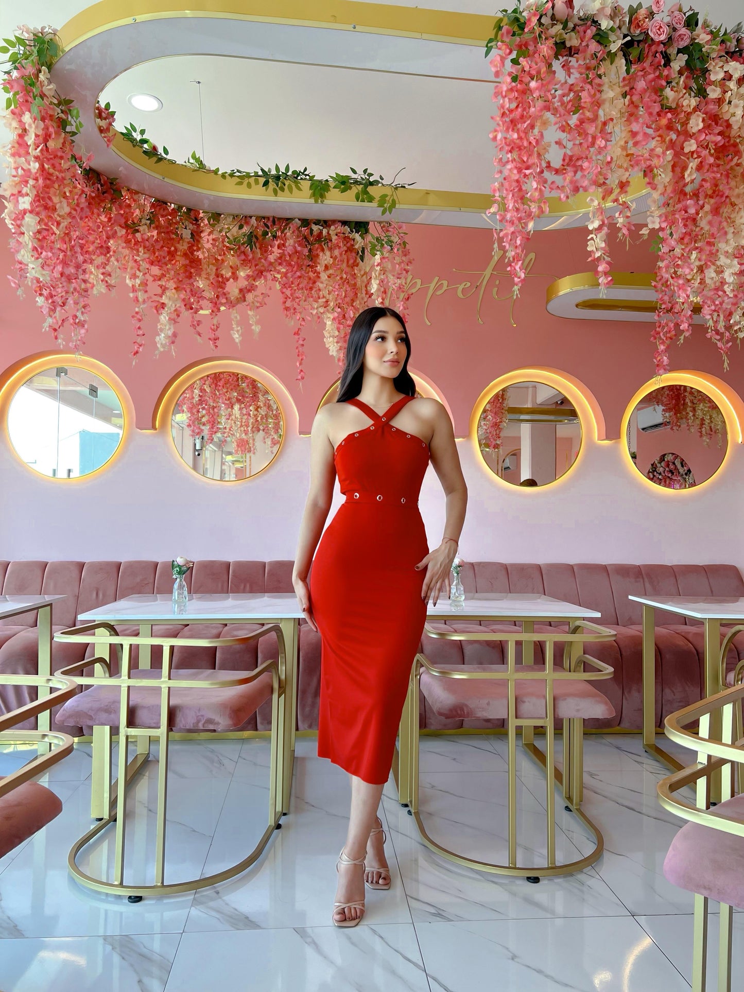 Conjunto de falda y body rojo con estoperoles