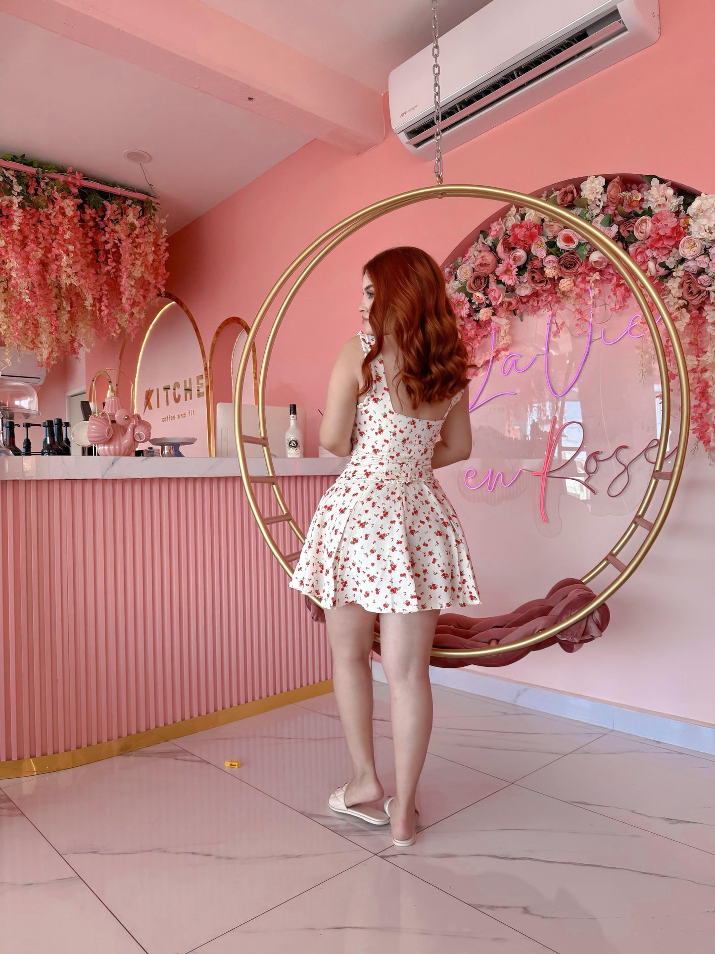 Conjunto minifalda y top con flores