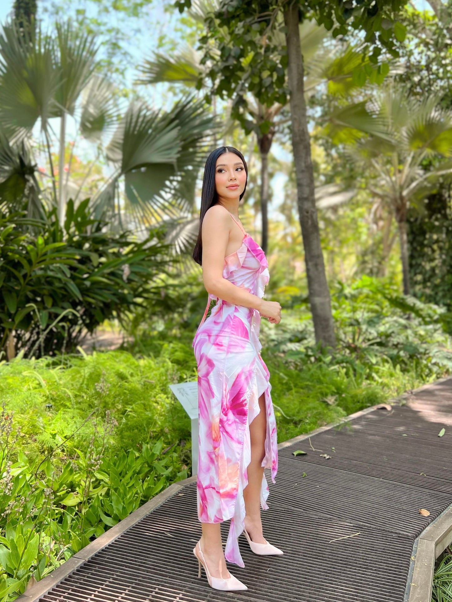 Vestido estampado floral con Olanes