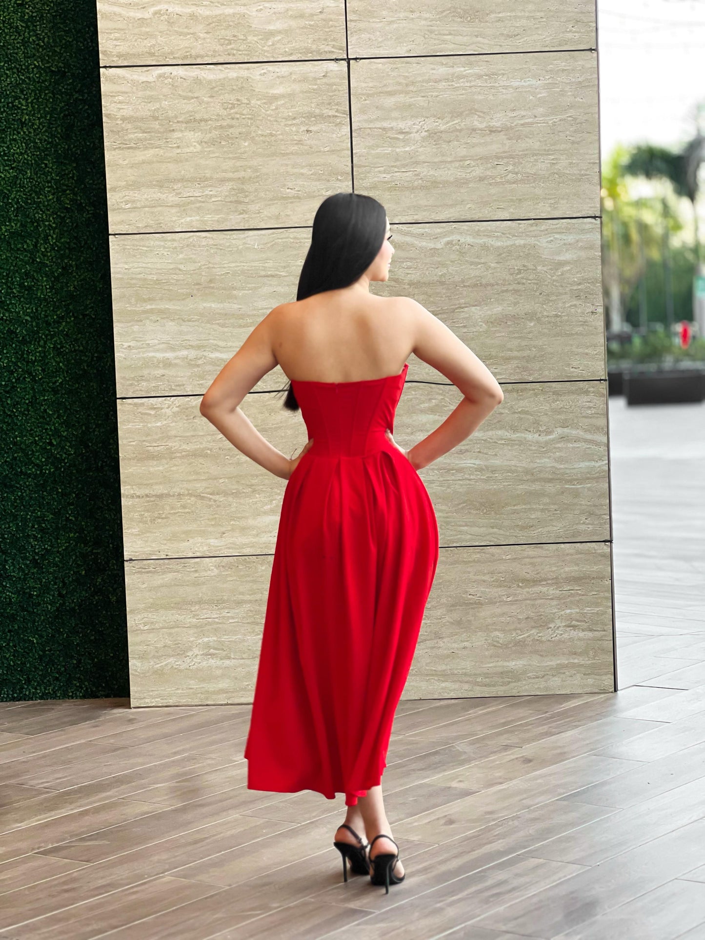 Vestido midi rojo con vuelo