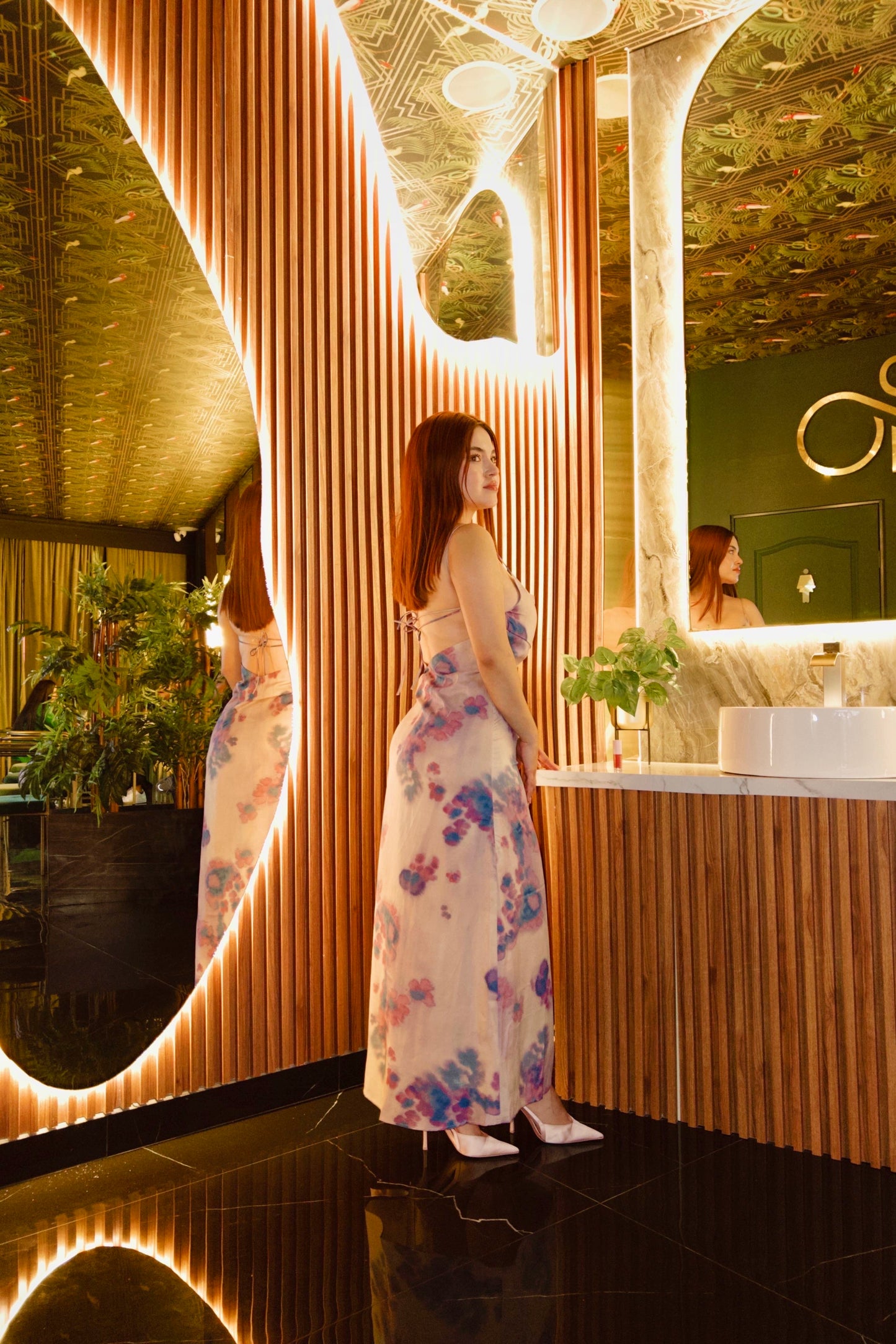 Vestido largo tirantes flores lilas