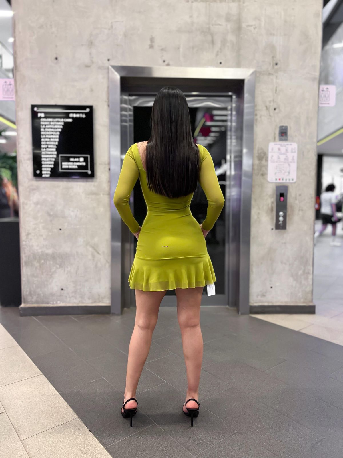 Minivestido mesh verde manga larga