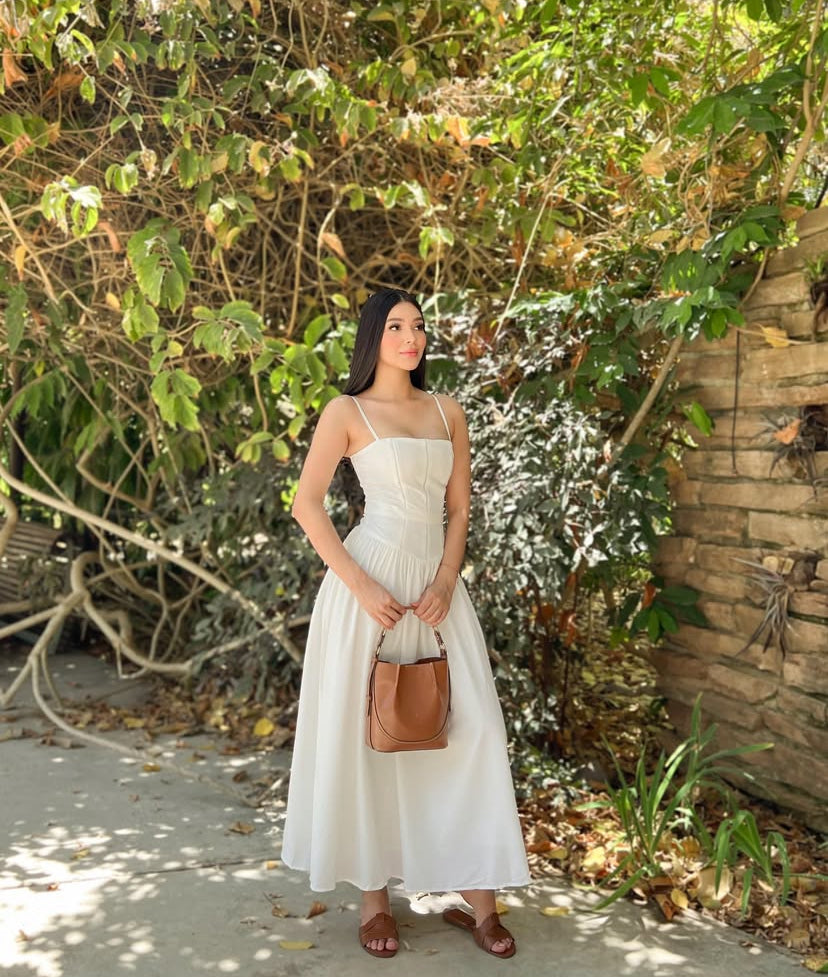 Vestido MIDI blanco con vuelo